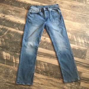 Levi’s 514 straight leg jeans